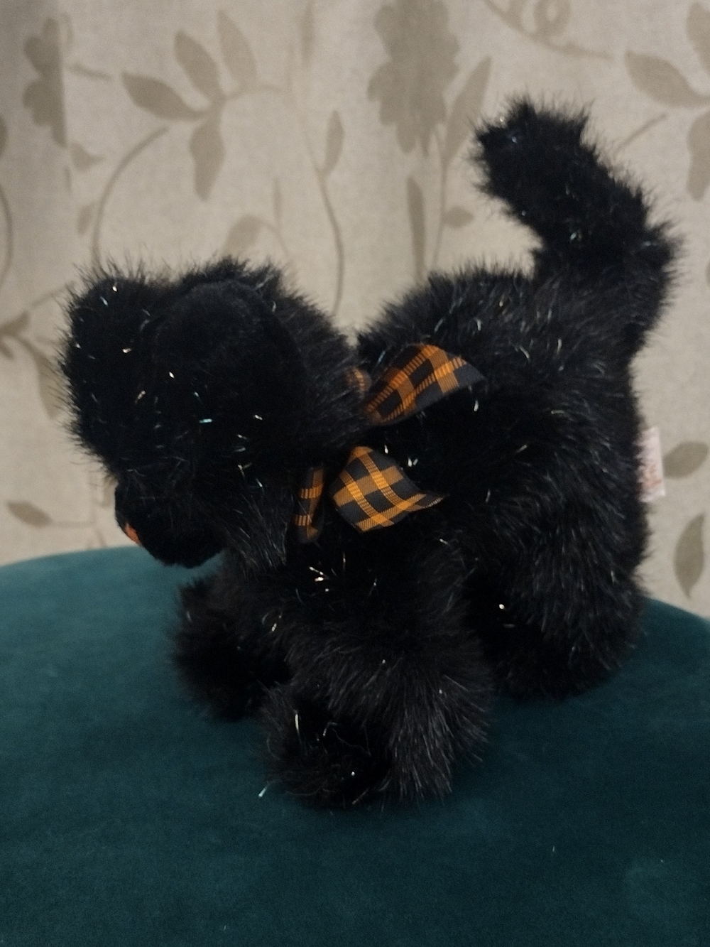 Vintage retired Russ Berrie Screech Black Cat Plush (Item #100659) Halloween